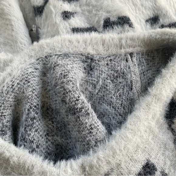 🪩Cozy Leopard Print Sweater - Picture 5 of 5